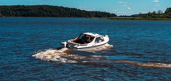 Örnvik 550 HT från 1977 med Yamaha 40 hk Autolube 3 of 5