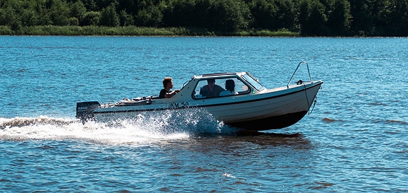Örnvik 550 HT från 1977 med Yamaha 40 hk Autolube 5 of 5