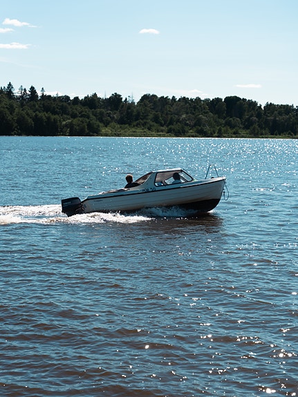Örnvik 550 HT från 1977 med Yamaha 40 hk Autolube 4 of 5