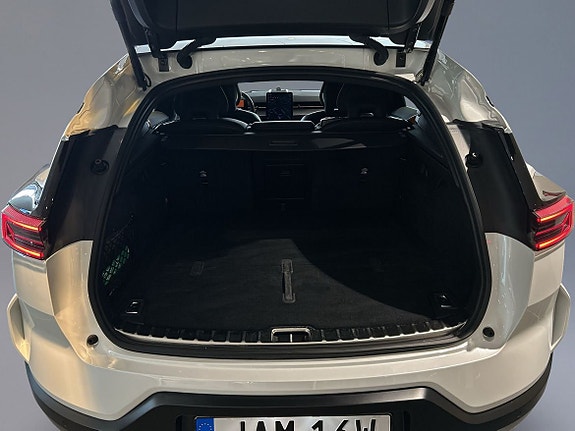 Polestar 3 8 of 13