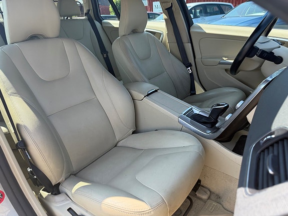 Volvo V60 10 of 27