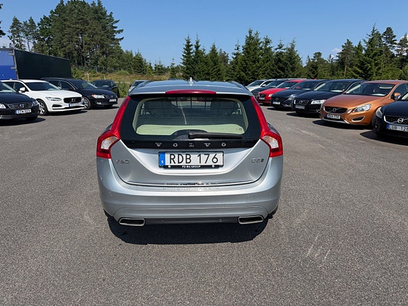 Volvo V60 4 of 5