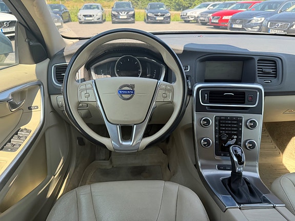 Volvo V60 14 of 27