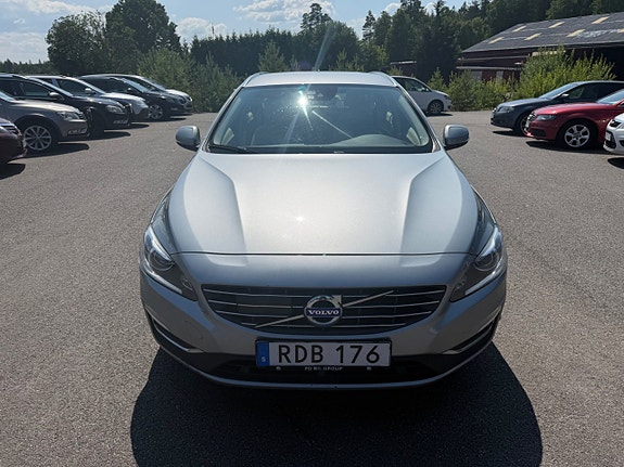 Volvo V60 8 of 27