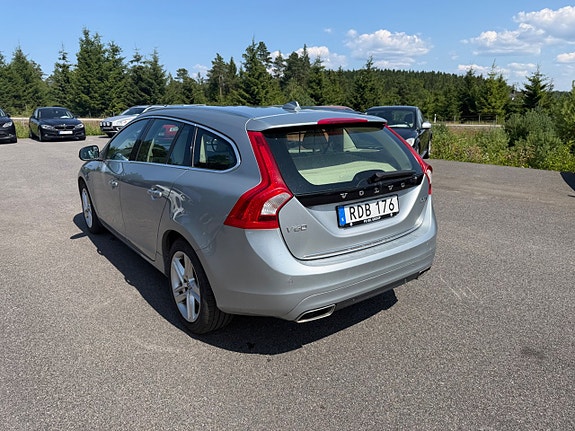Volvo V60 3 of 5