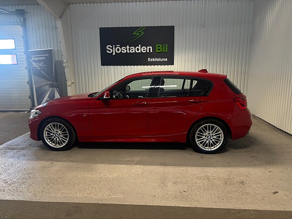 BMW 118i 2 of 5