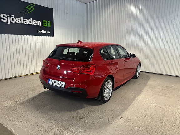 BMW 118i 4 of 5