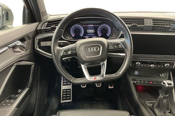 Audi Q3 13 of 26