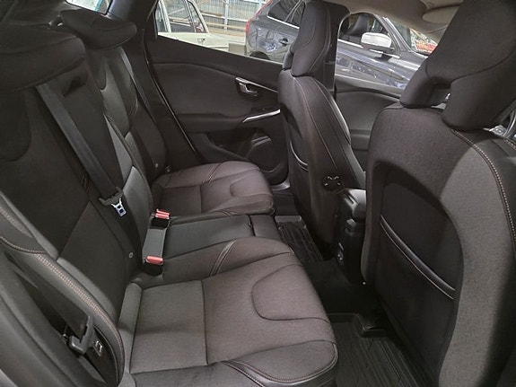 Volvo V40 Cross Country 5 of 5