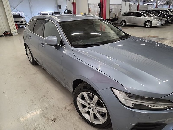 Volvo V90 3 of 5