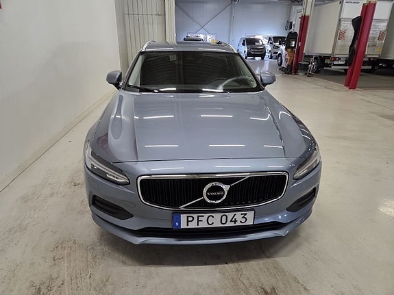 Volvo V90 2 of 5
