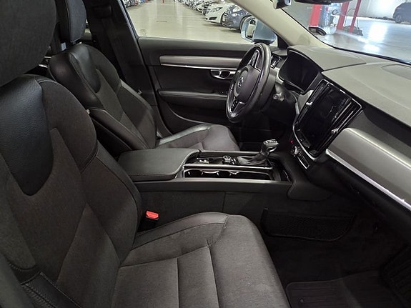 Volvo V90 4 of 5