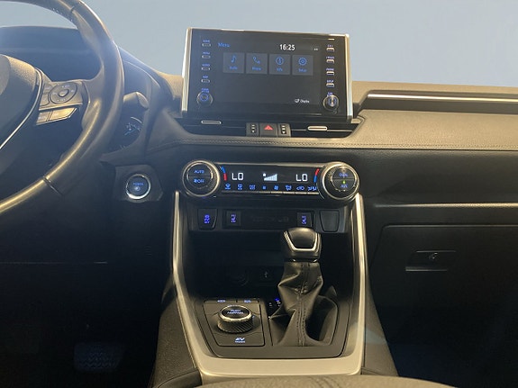 Toyota RAV4 11 of 20