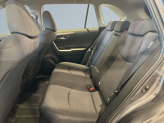Toyota RAV4 13 of 20