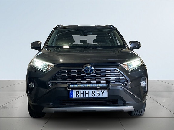 Toyota RAV4 2 of 20