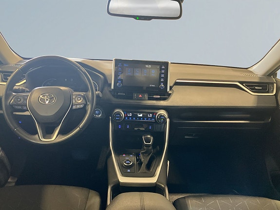 Toyota RAV4 8 of 20