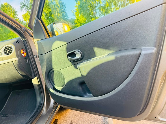 Renault Clio 3 of 8