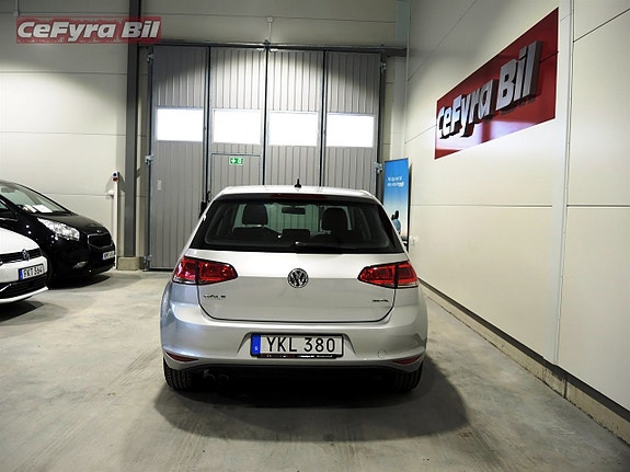 Volkswagen Golf VII 6 of 17