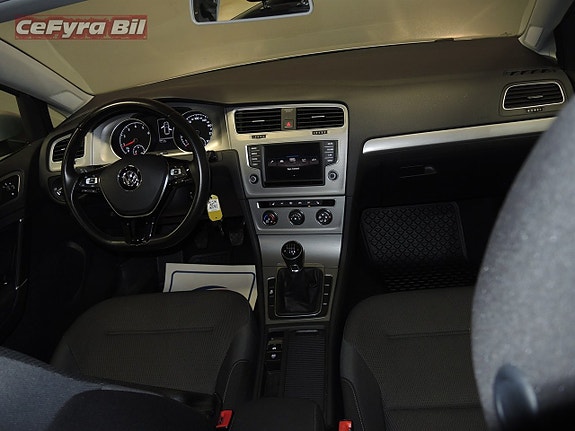 Volkswagen Golf VII 10 of 17