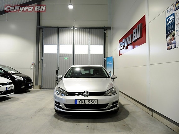 Volkswagen Golf VII 2 of 17