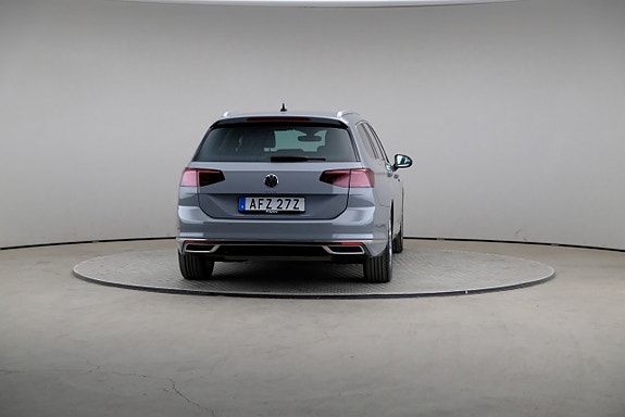 Volkswagen Passat 2 of 3