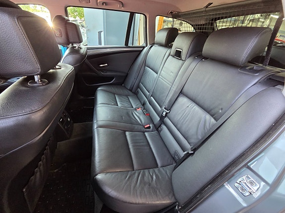 BMW 520d 14 of 17