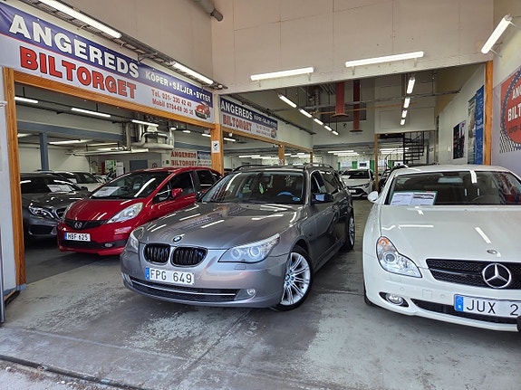 BMW 520d 2 of 17