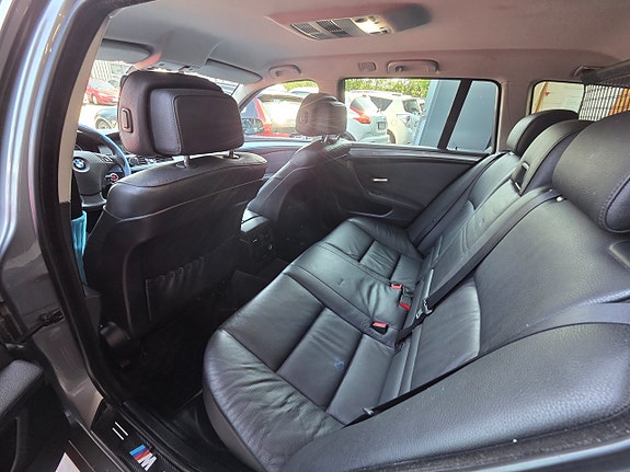 BMW 520d 12 of 17