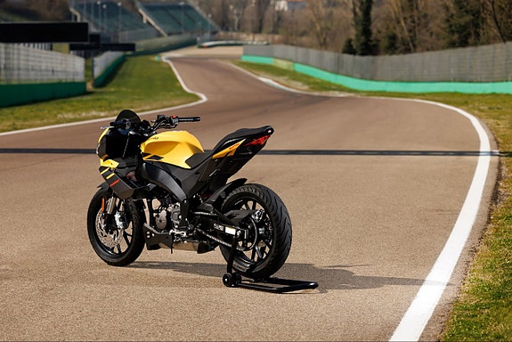 Aprilia Tuono 125 Beställningsvara 3 of 5