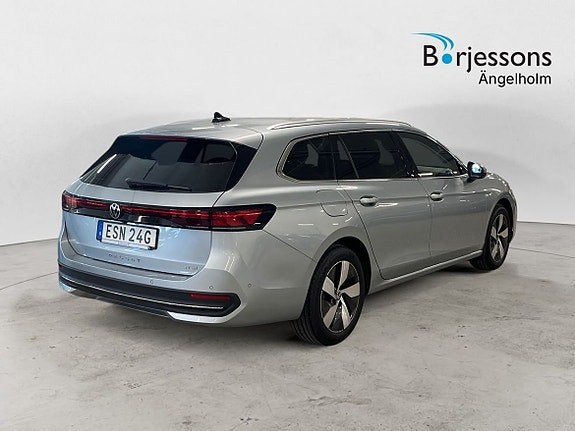 Volkswagen Passat 3 of 5
