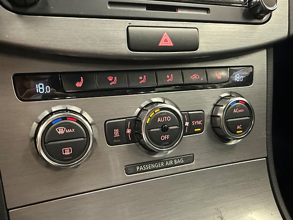 Volkswagen Passat 9 of 15