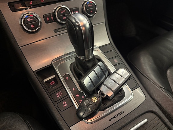 Volkswagen Passat 10 of 15