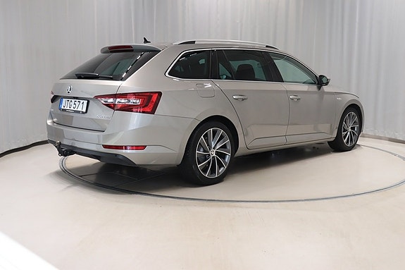 Skoda Superb 4 of 5