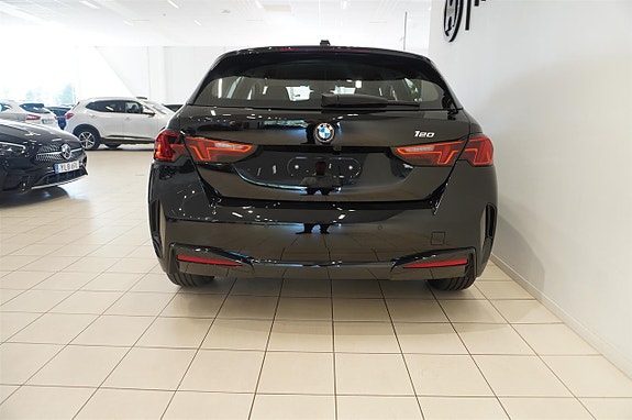 BMW 120 6 of 10