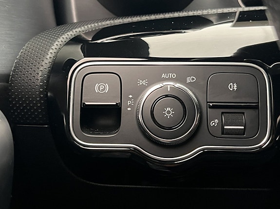 Mercedes-Benz CLA220 24 of 28