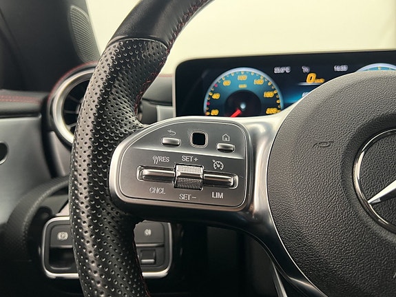Mercedes-Benz CLA220 23 of 28