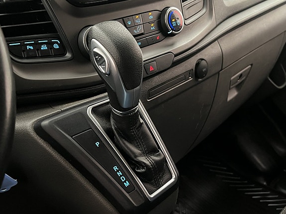 Ford Transit Custom 25 of 30