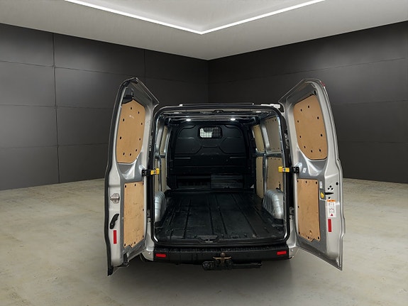 Ford Transit Custom 13 of 30