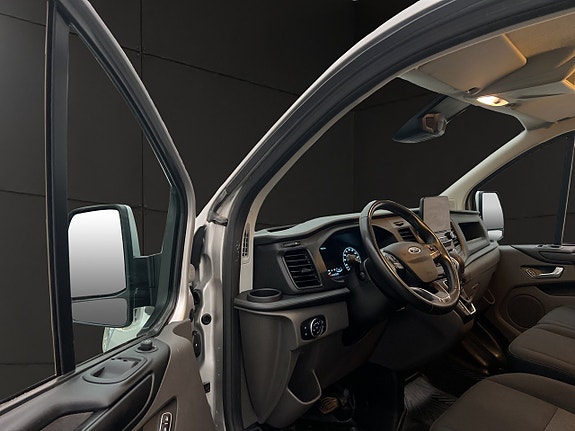 Ford Transit Custom 16 of 30