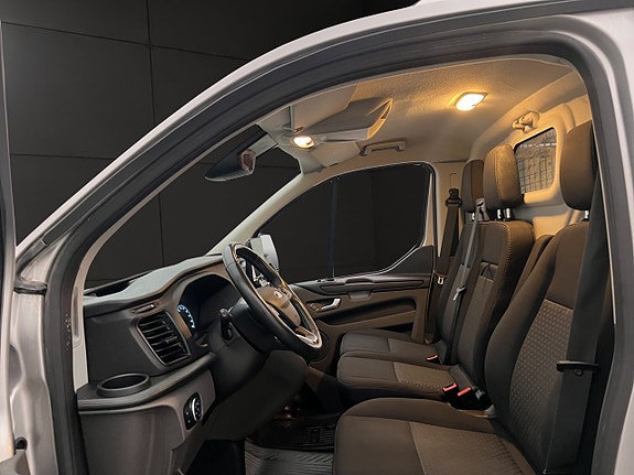 Ford Transit Custom 17 of 30
