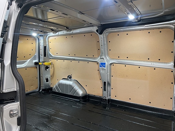 Ford Transit Custom 14 of 30