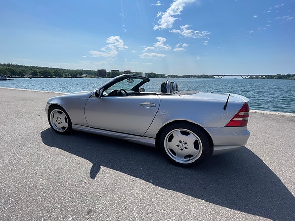 Mercedes-Benz SLK320 5 of 5