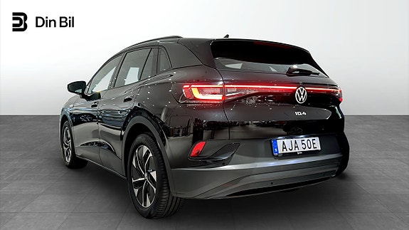 Volkswagen ID.4 3 of 18