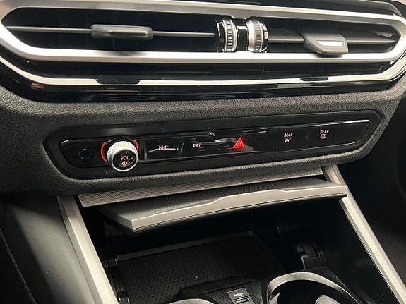 BMW 330e 20 of 30