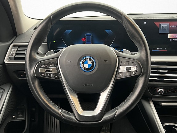 BMW 330e 11 of 30