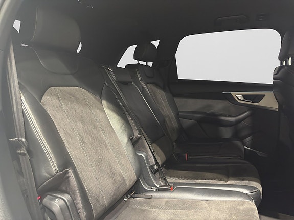 Audi Q7 11 of 23