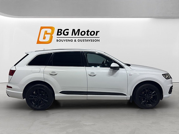 Audi Q7 3 of 5