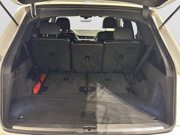 Audi Q7 13 of 23