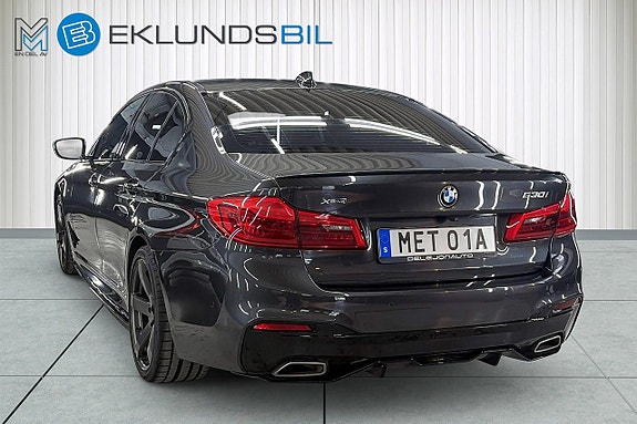 BMW 530i 4 of 5