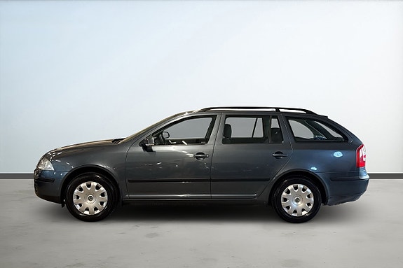 Skoda Octavia 2 of 5